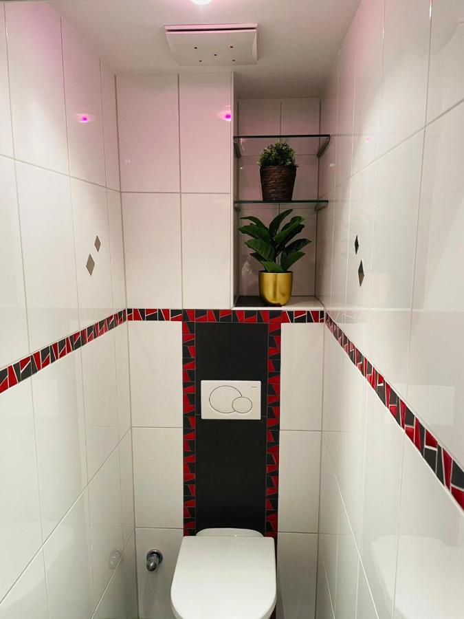 Super Deluxe Apartment - Near U6, U3 In City Center Bécs Kültér fotó