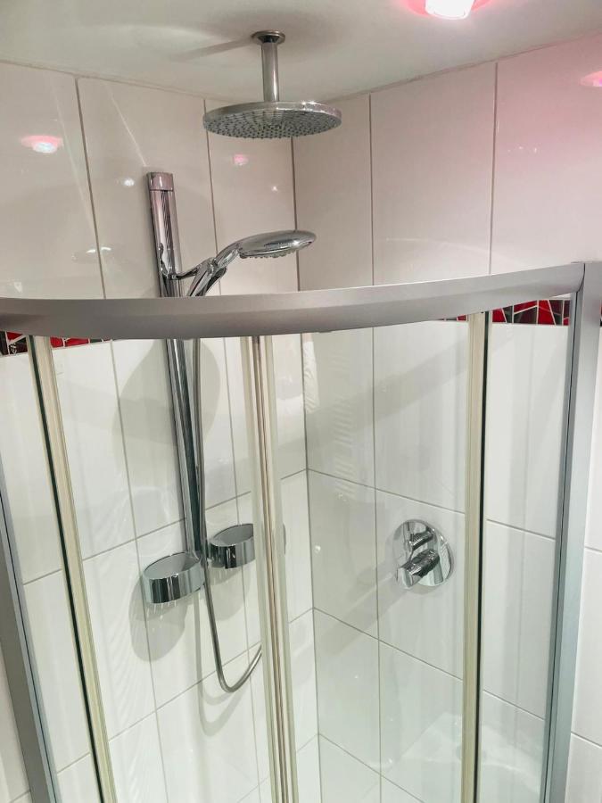 Super Deluxe Apartment - Near U6, U3 In City Center Bécs Kültér fotó