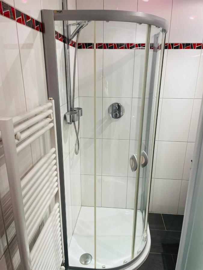 Super Deluxe Apartment - Near U6, U3 In City Center Bécs Kültér fotó