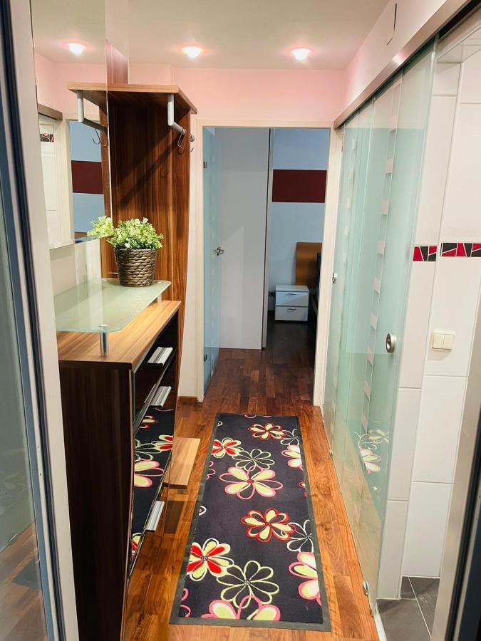Super Deluxe Apartment - Near U6, U3 In City Center Bécs Kültér fotó