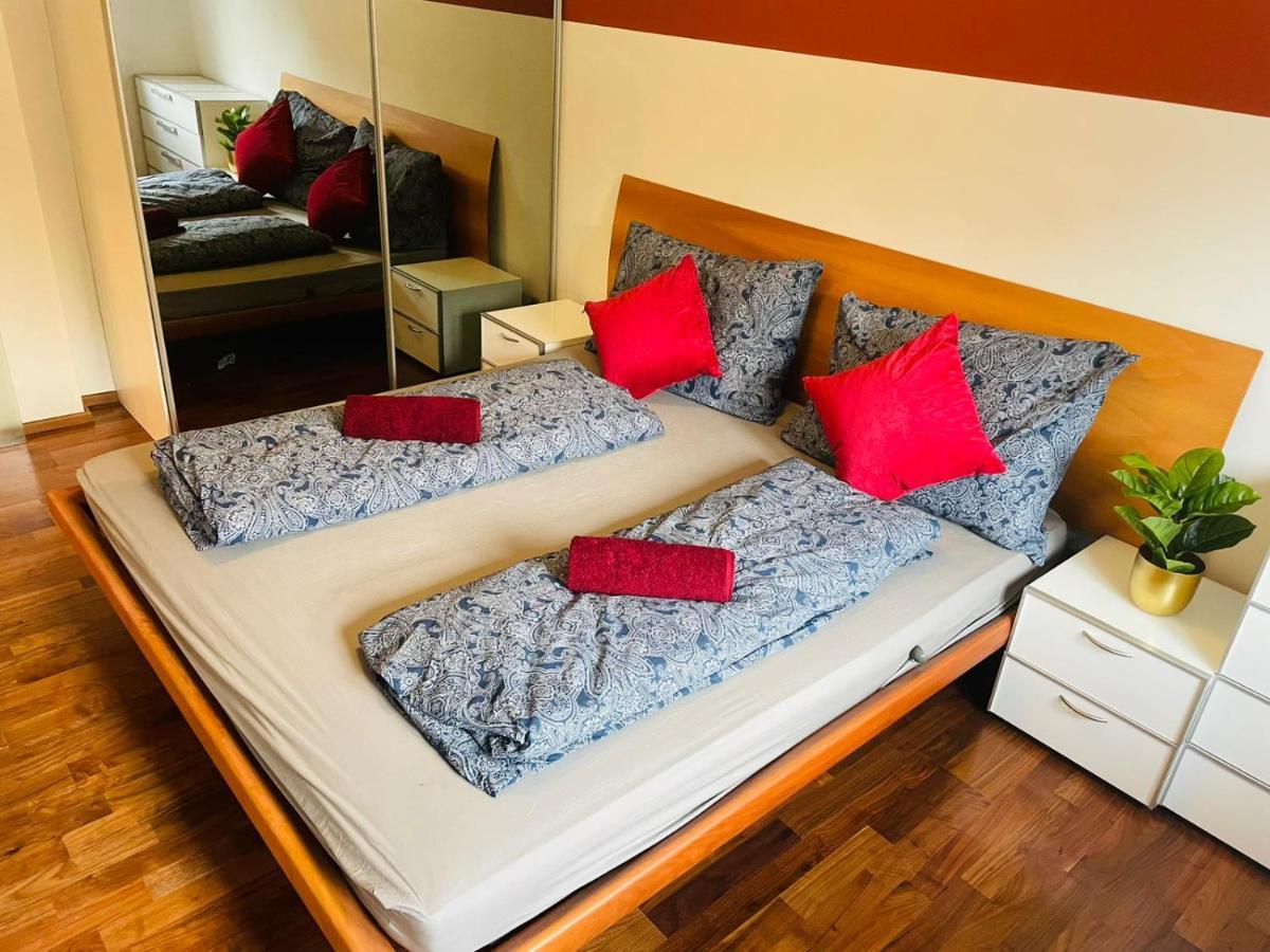 Super Deluxe Apartment - Near U6, U3 In City Center Bécs Kültér fotó