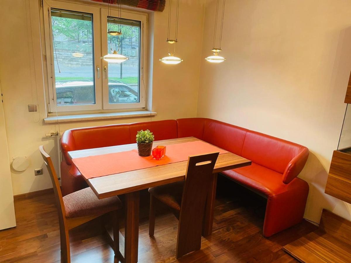 Super Deluxe Apartment - Near U6, U3 In City Center Bécs Kültér fotó