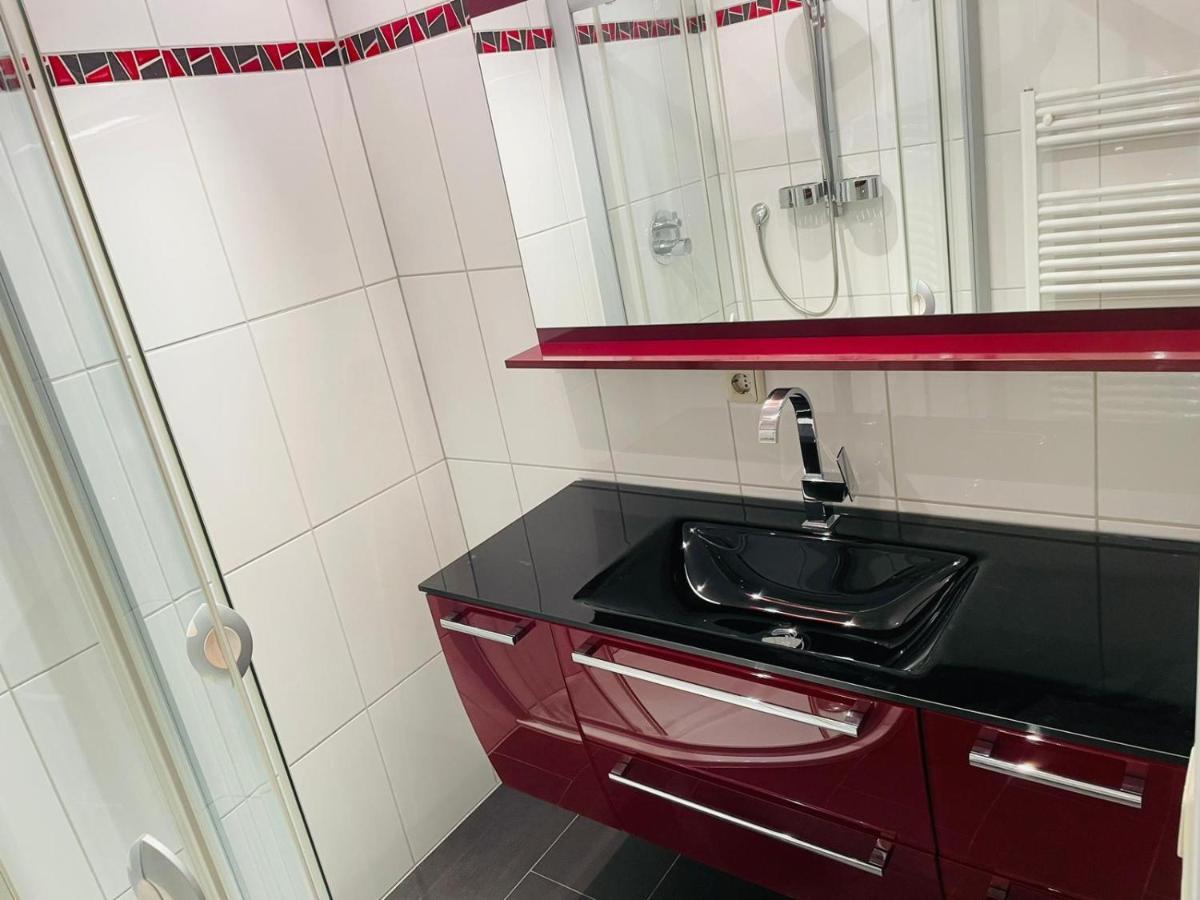 Super Deluxe Apartment - Near U6, U3 In City Center Bécs Kültér fotó